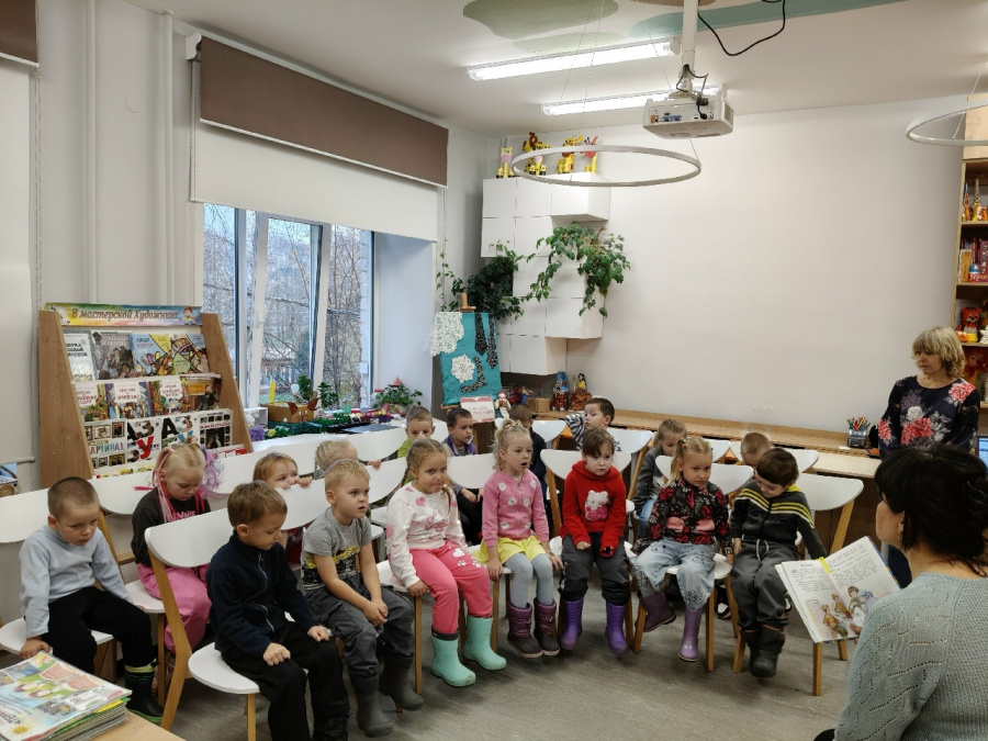 Литературная гостиная «Синие листья»