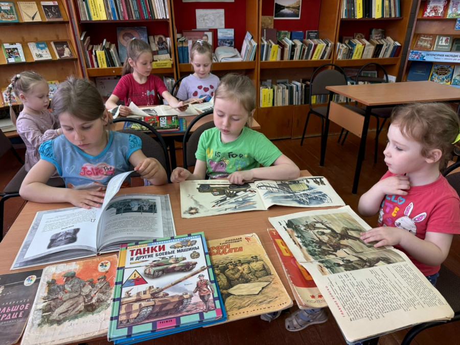 Громкие чтения «О войне мы из книжек узнали» Громкие чтения «О войне мы из книжек узнали»