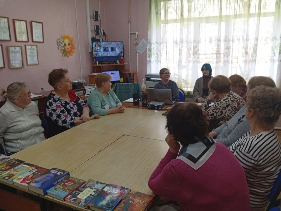 Литературно-музыкальный вечер «Я буду жить в своём народе»