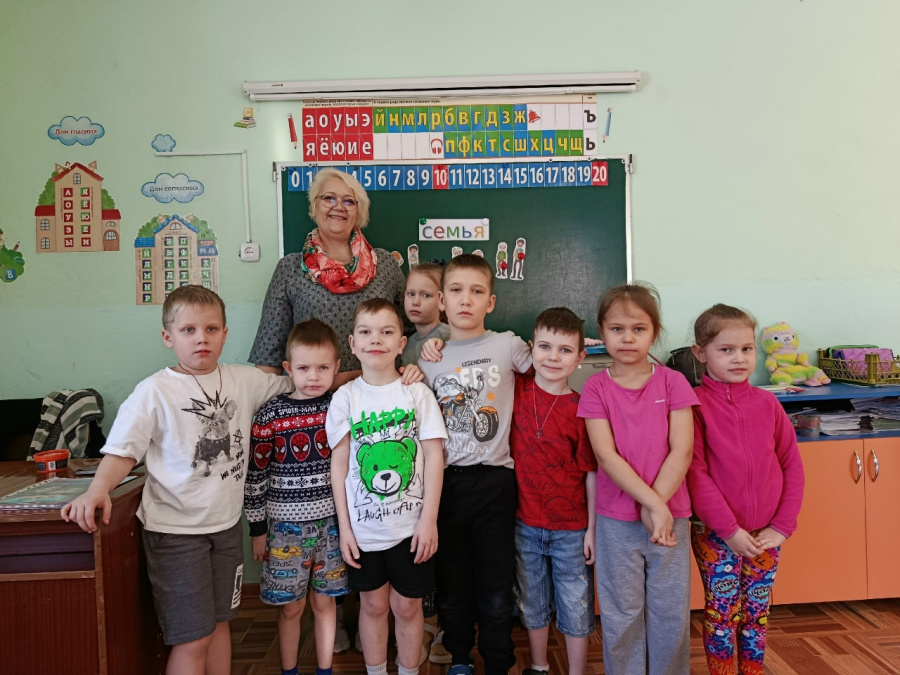 Познавательно-игровая программа «Наша дружная семья» Познавательно-игровая программа «Наша дружная семья»