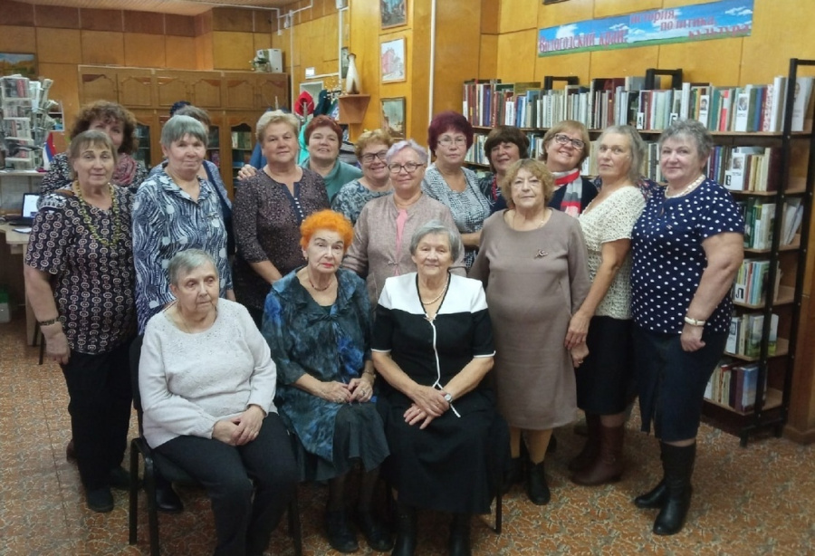 Праздничное мероприятие, посвящённое Дню пожилых людей  "Осень жизни, как и осень года..."