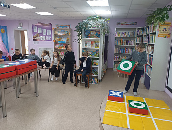 Экологическая игра Крестики – нолики «Осенний календарь»