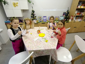 Хоровод снежинок