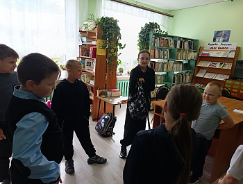 Игровая программа «Загадки из портфеля»
