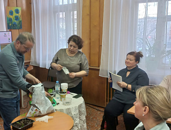 "Академия на грядках" в Грязовецкой библиотеке: урожай знаний и новые встречи!