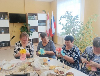 Праздничная программа «Про весну, любовь и красоту»