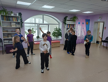 Фольклорные посиделки «Русская традиция: блины да потехи» 