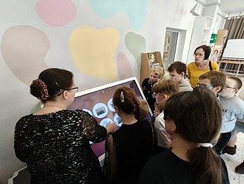 Экскурсия «Книжка в гости пригласила»