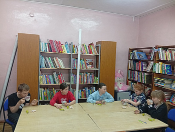 Литературно-игровая программа «Чудеса начинаются с книги»
