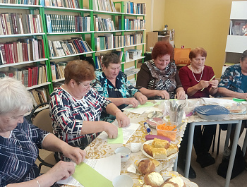 Праздничная программа «Про весну, любовь и красоту»