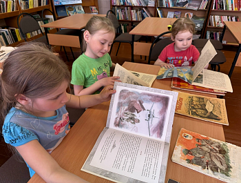 Громкие чтения «О войне мы из книжек узнали»