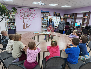 Познавательная экскурсия «Здравствуй, книжная страна!»