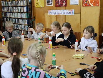 Мастер-класс по изготовлению значков с георгиевской лентой