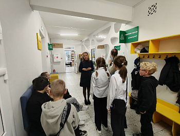 Экскурсия «Книжка в гости пригласила».