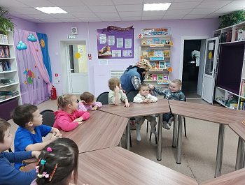 Познавательная экскурсия «Здравствуй, книжная страна!»