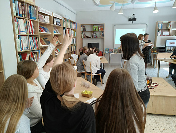 ВОЕННО-ПАТРИОТИЧЕСКАЯ ИГРА «ХРОНИКИ ВОЙНЫ: ИЗУЧАЙ! ОТВЕЧАЙ! ПОБЕЖДАЙ!»