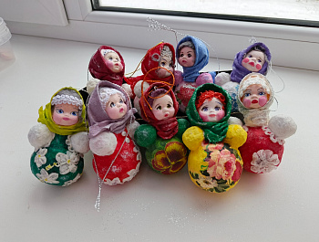 Выставка ёлочной игрушки из ваты