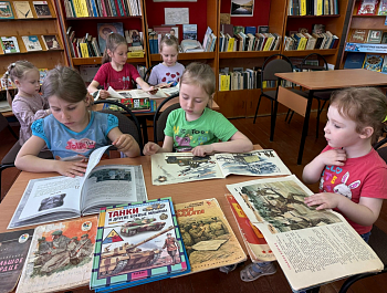 Громкие чтения «О войне мы из книжек узнали»