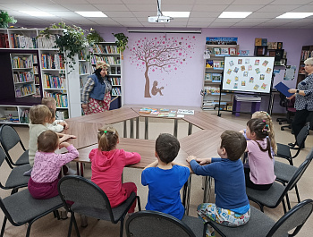 Познавательная экскурсия «Здравствуй, книжная страна!»