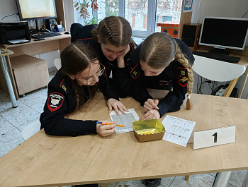 ВОЕННО-ПАТРИОТИЧЕСКАЯ ИГРА «ХРОНИКИ ВОЙНЫ: ИЗУЧАЙ, ОТВЕЧАЙ, ПОБЕЖДАЙ»