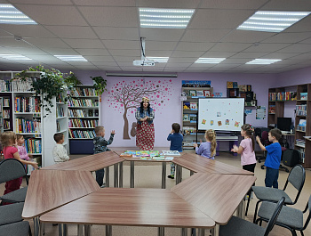 Познавательная экскурсия «Здравствуй, книжная страна!»