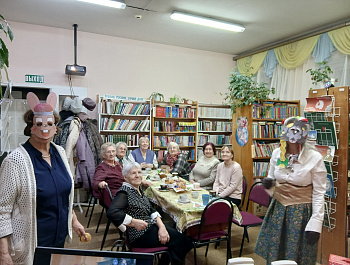 Библиотечные посиделки «Новый год отметим вместе — танцем, юмором и песней!»