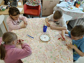 ПАТРИОТИЧЕСКИЙ ЧАС  С ВАЛЕНТИНОЙ ЛЮБКИЧЕВОЙ «ГРЯЗОВЕЦ В ГОДЫ ВОЙНЫ» И МАСТЕР-КЛАСС «ЗНАЧОК 9 МАЯ»