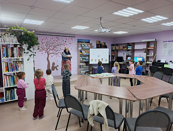 Познавательная экскурсия «Здравствуй, книжная страна!»